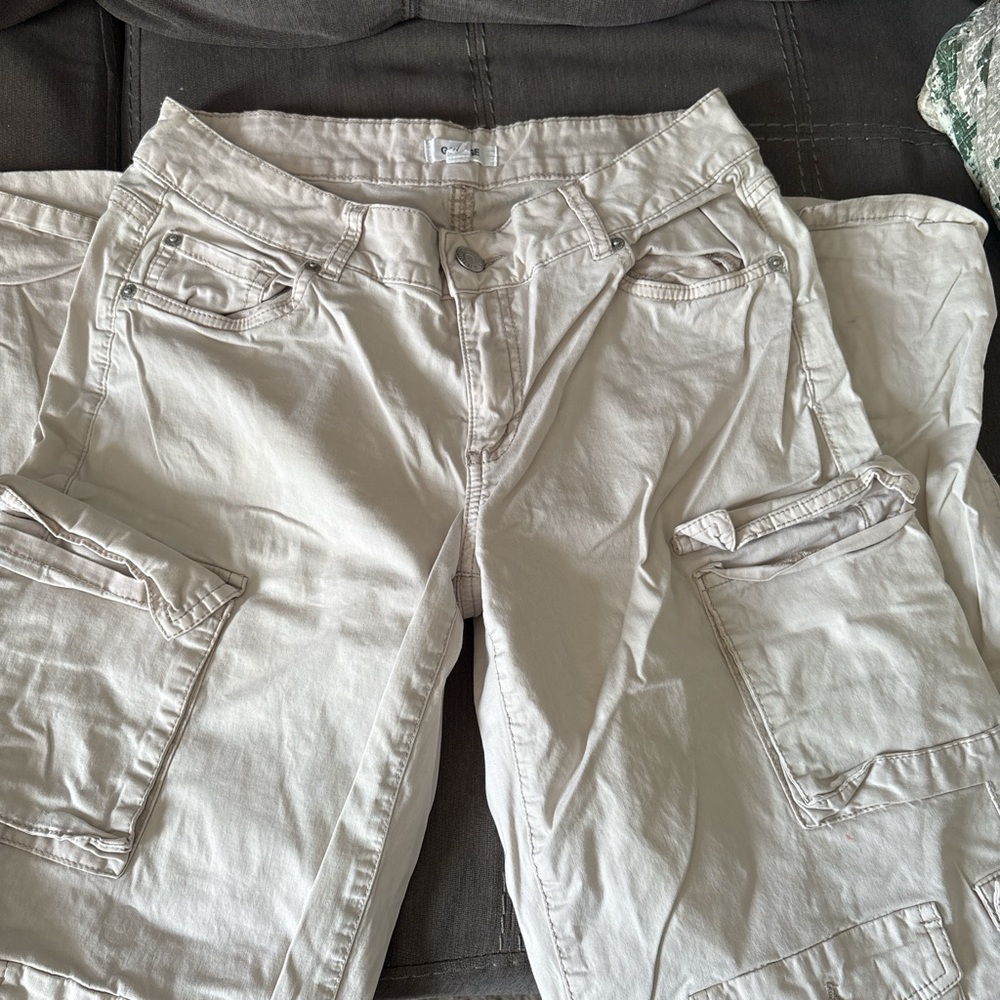 Garage Women's Light Beige Cargo Jeans